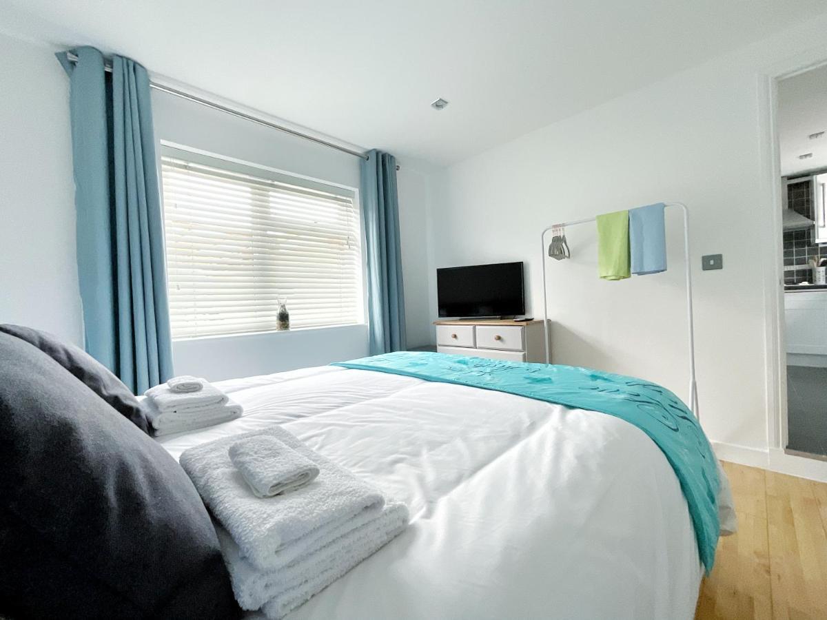 White Eden - Explore Cornwall From A Comfy Central Appartment سانت أوستيل المظهر الخارجي الصورة