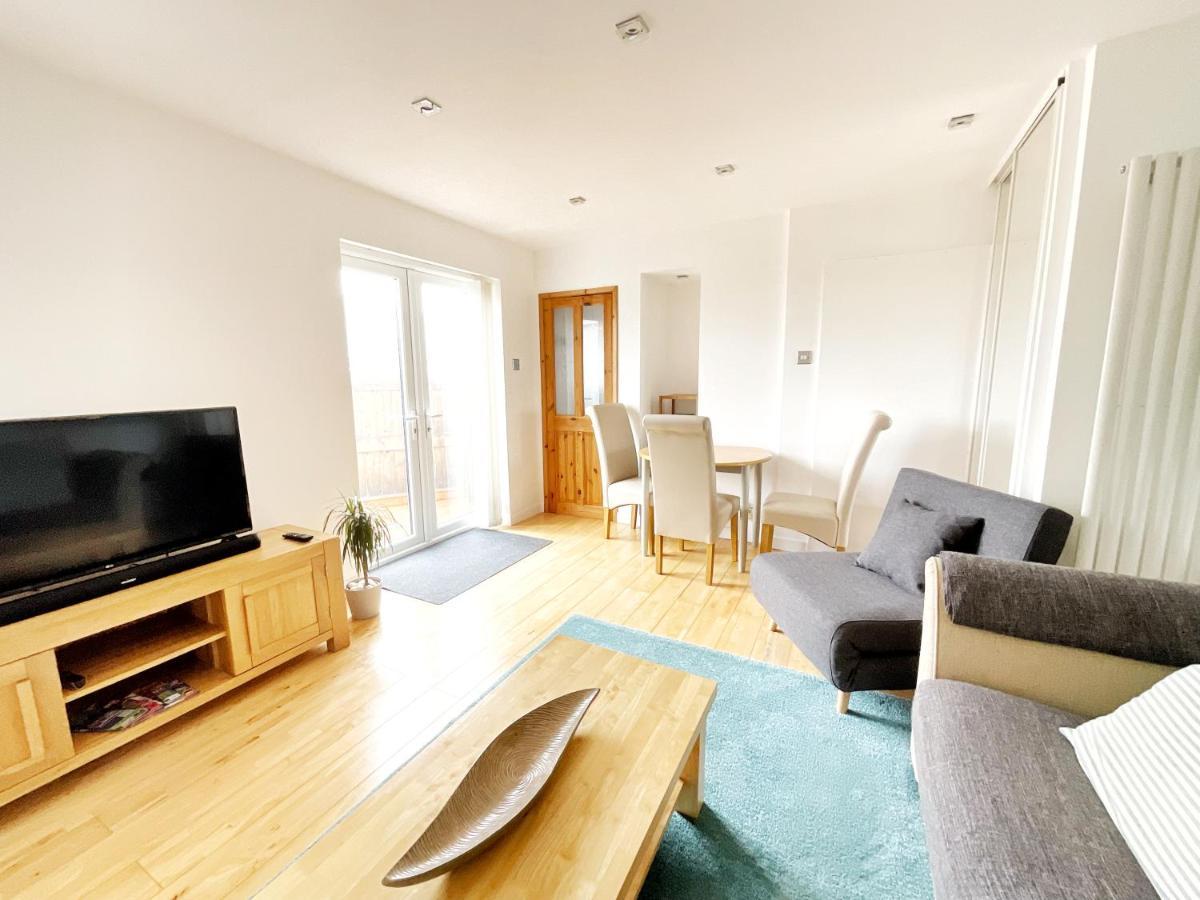 White Eden - Explore Cornwall From A Comfy Central Appartment سانت أوستيل المظهر الخارجي الصورة
