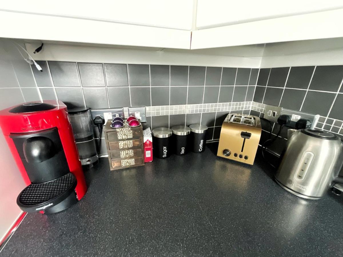 White Eden - Explore Cornwall From A Comfy Central Appartment سانت أوستيل المظهر الخارجي الصورة